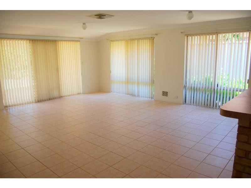 8 Waten Place, Canning Vale WA 6155