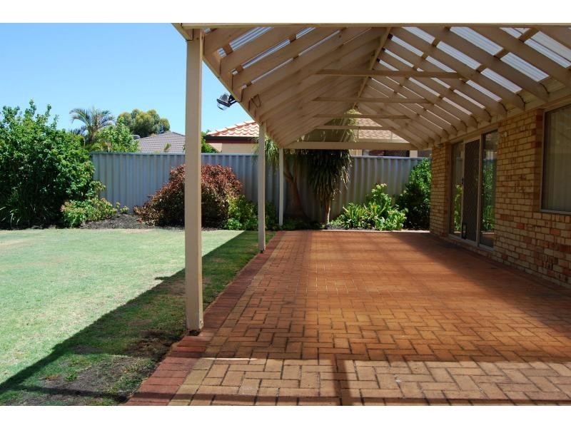 8 Waten Place, Canning Vale WA 6155