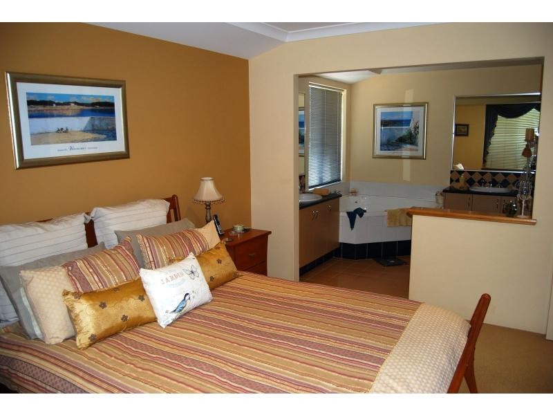 19 Foxton Boulevard, High Wycombe WA 6057