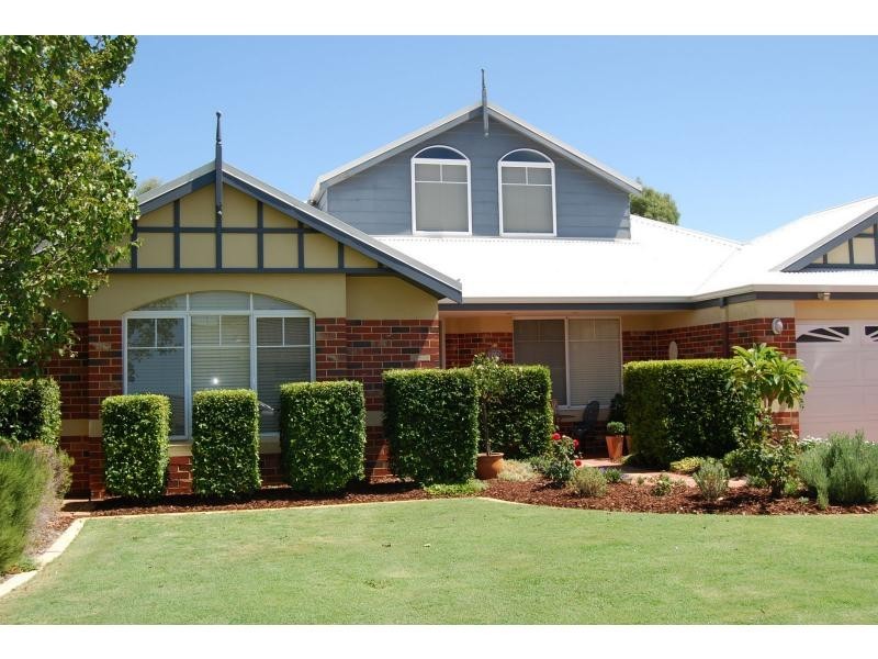 19 Foxton Boulevard, High Wycombe WA 6057