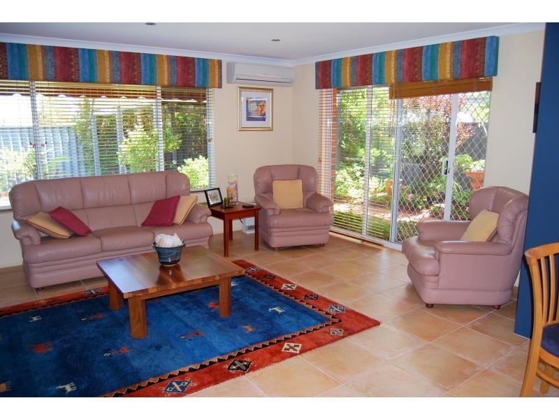 19 Foxton Boulevard, High Wycombe WA 6057