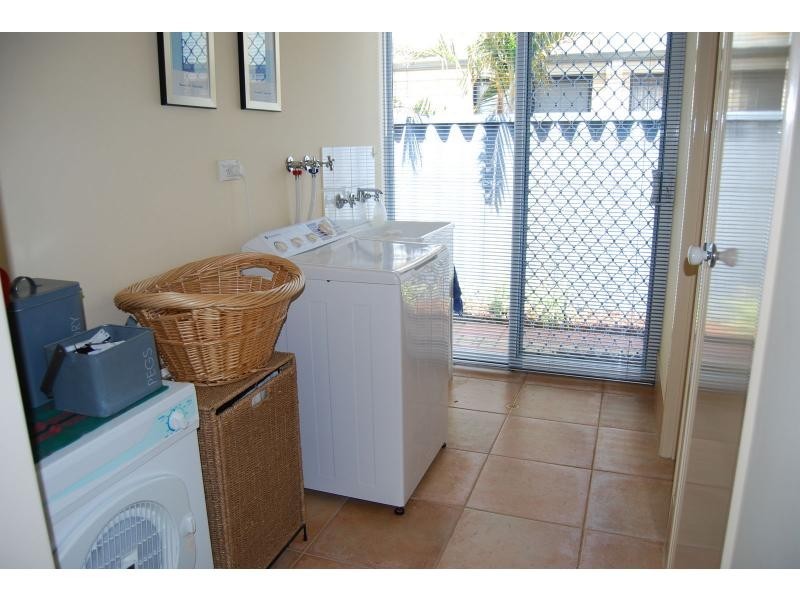 19 Foxton Boulevard, High Wycombe WA 6057