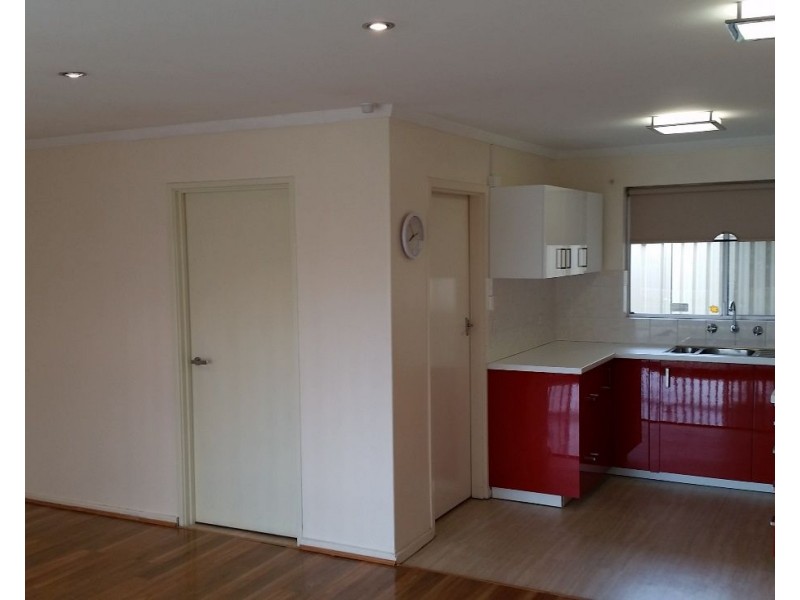 B/172 Kitchener Road, Alfred Cove WA 6154