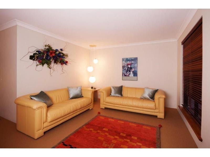 1 WHITBURN Road, Kingsley WA 6026