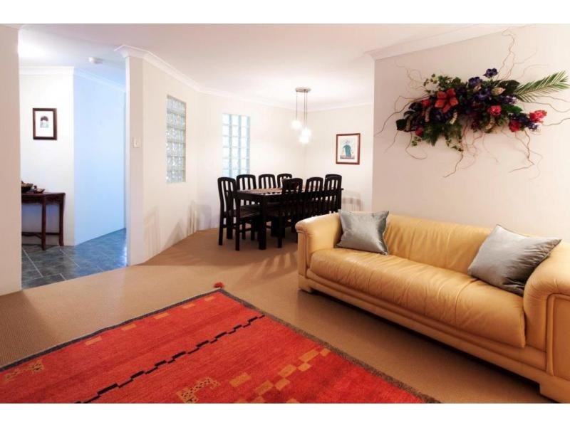 1 WHITBURN Road, Kingsley WA 6026