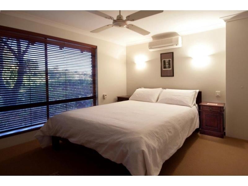 1 WHITBURN Road, Kingsley WA 6026