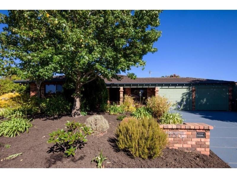 1 WHITBURN Road, Kingsley WA 6026