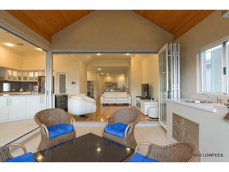 21 Quayside Mews, Hillarys WA 6025