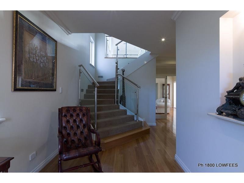 21 Quayside Mews, Hillarys WA 6025