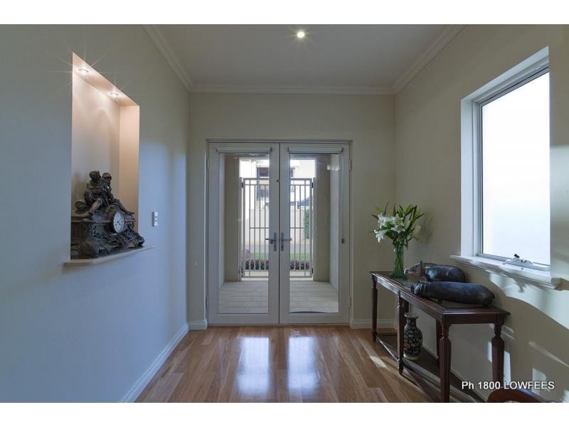 21 Quayside Mews, Hillarys WA 6025