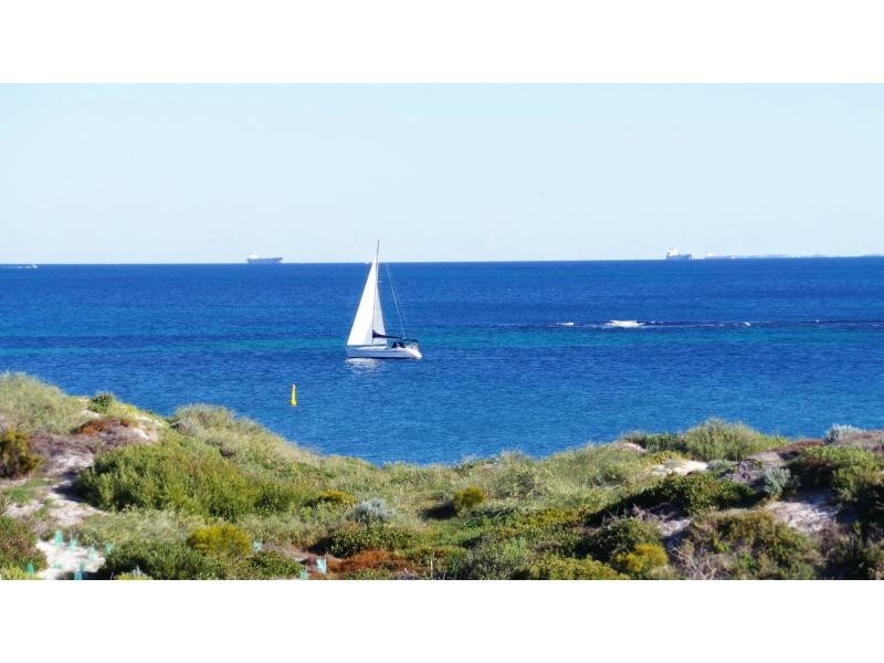 21 Quayside Mews, Hillarys WA 6025