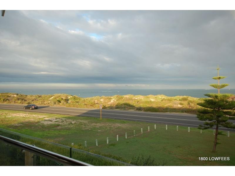 21 Quayside Mews, Hillarys WA 6025