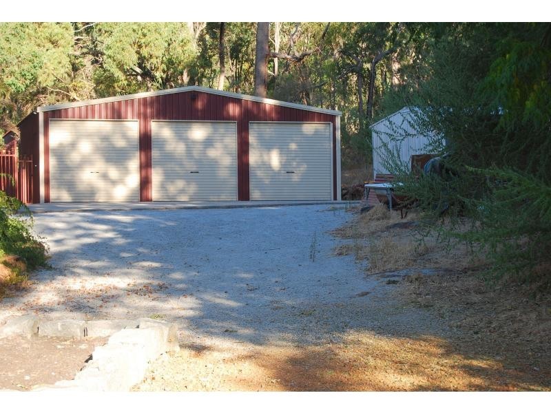 1930 Thomas Road, Glen Forrest WA 6071
