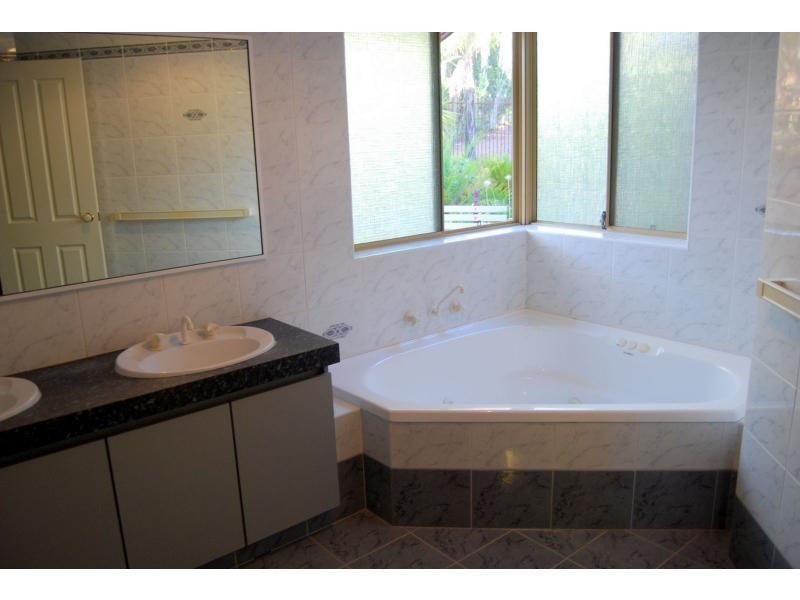 1930 Thomas Road, Glen Forrest WA 6071