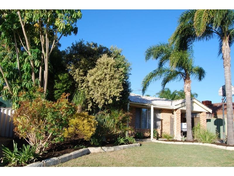 18 Logan Court, Seville Grove WA 6112