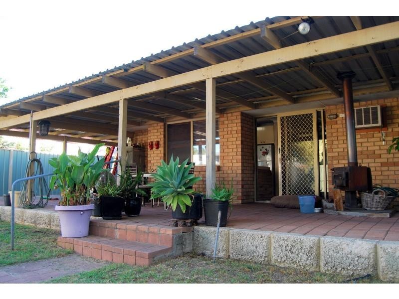 18 Logan Court, Seville Grove WA 6112