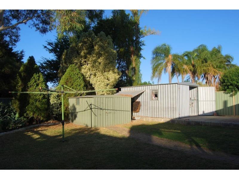 18 Logan Court, Seville Grove WA 6112