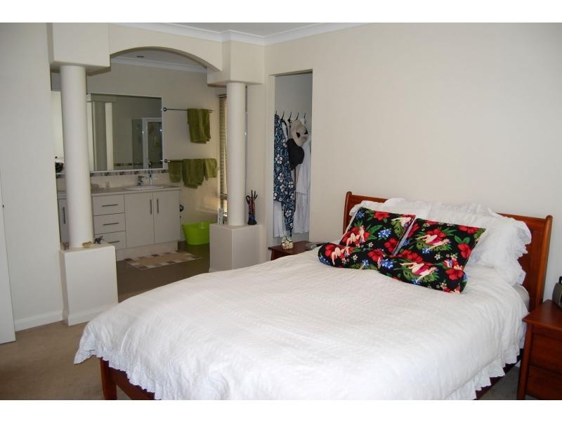 6 Vitesse Approach, Shoalwater WA 6169