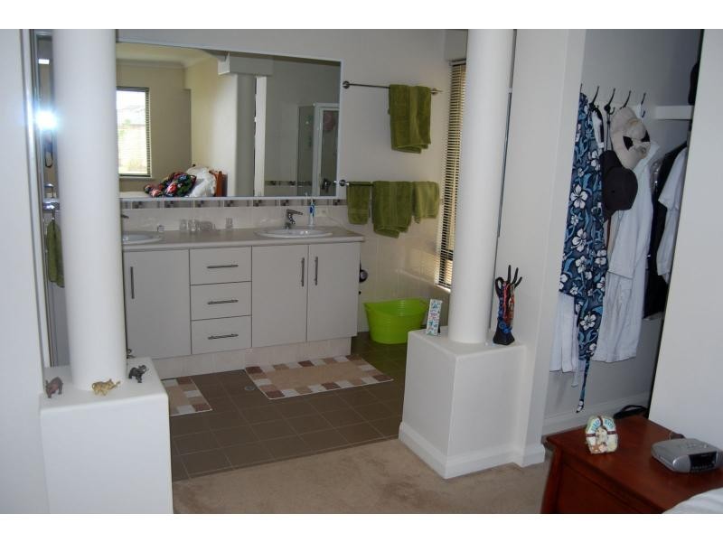 6 Vitesse Approach, Shoalwater WA 6169