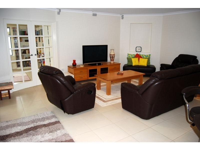 6 Vitesse Approach, Shoalwater WA 6169