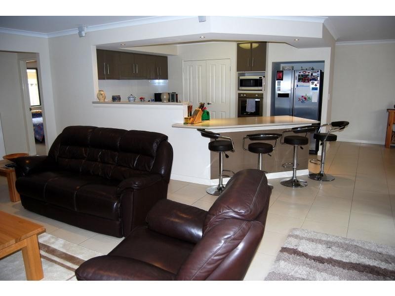 6 Vitesse Approach, Shoalwater WA 6169