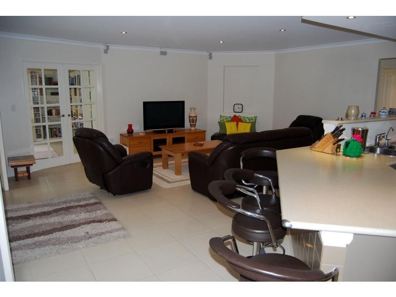 6 Vitesse Approach, Shoalwater WA 6169