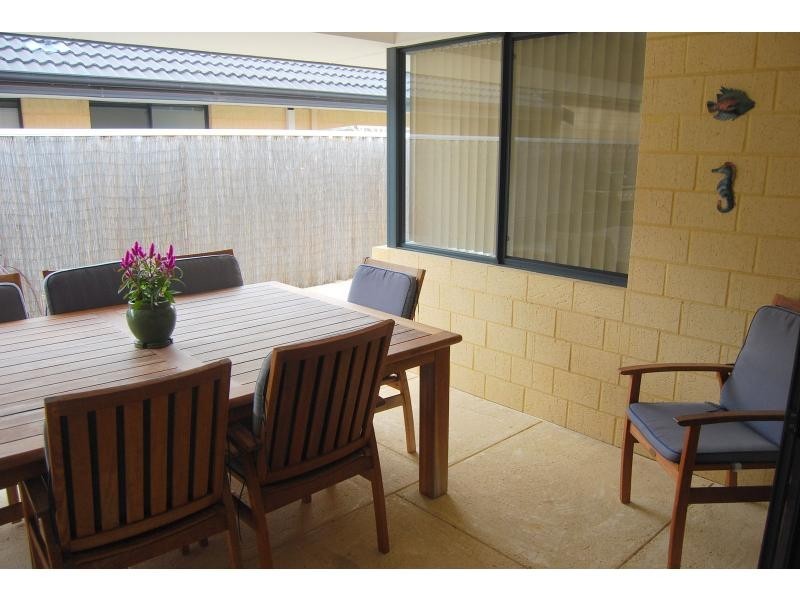 6 Vitesse Approach, Shoalwater WA 6169