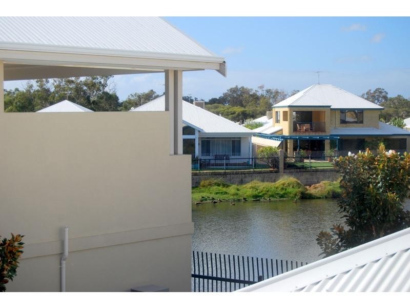 10 Sirrocco Drive, Erskine WA 6210