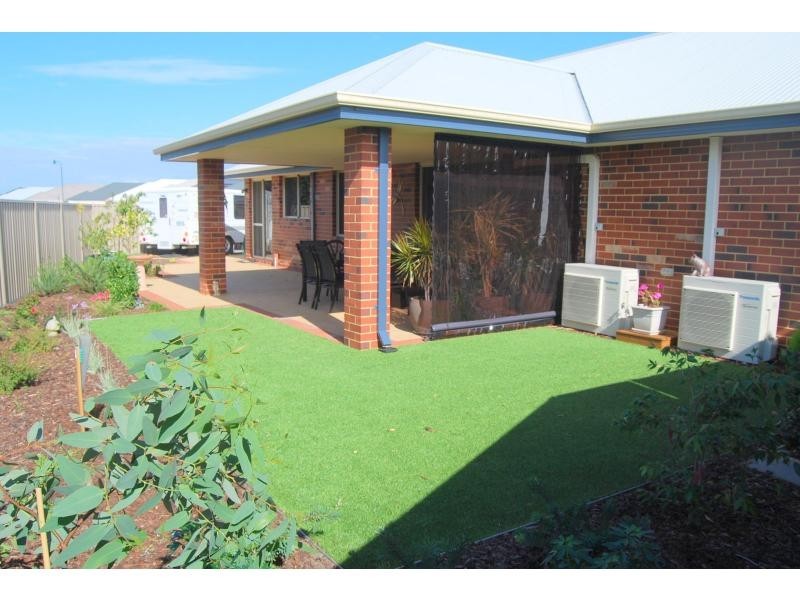 24 Breton Bend, Baldivis WA 6171