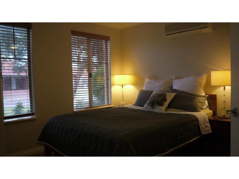 12 Taroona Lane, Currambine WA 6028