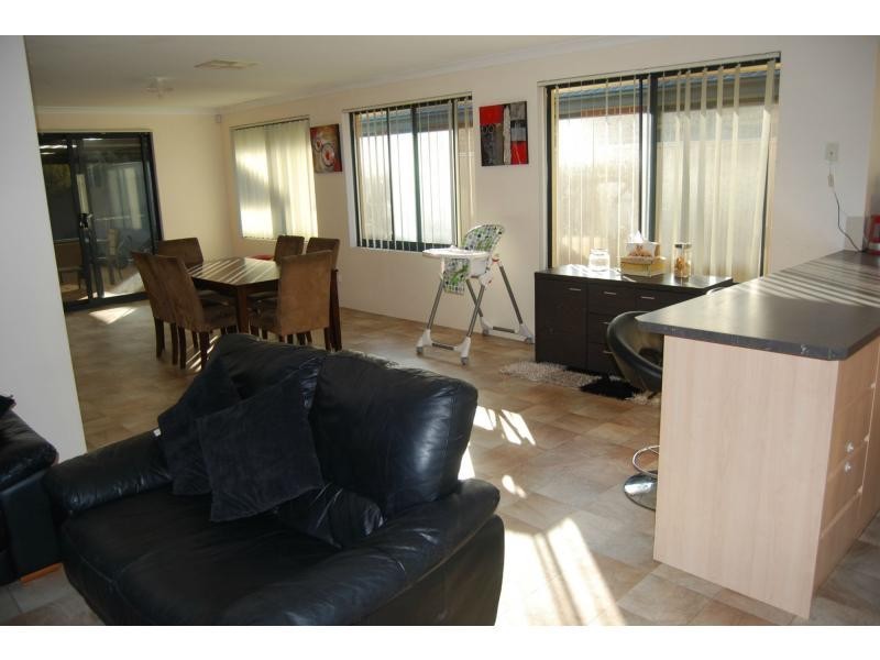 11 Kumarina Drive, Secret Harbour WA 6173