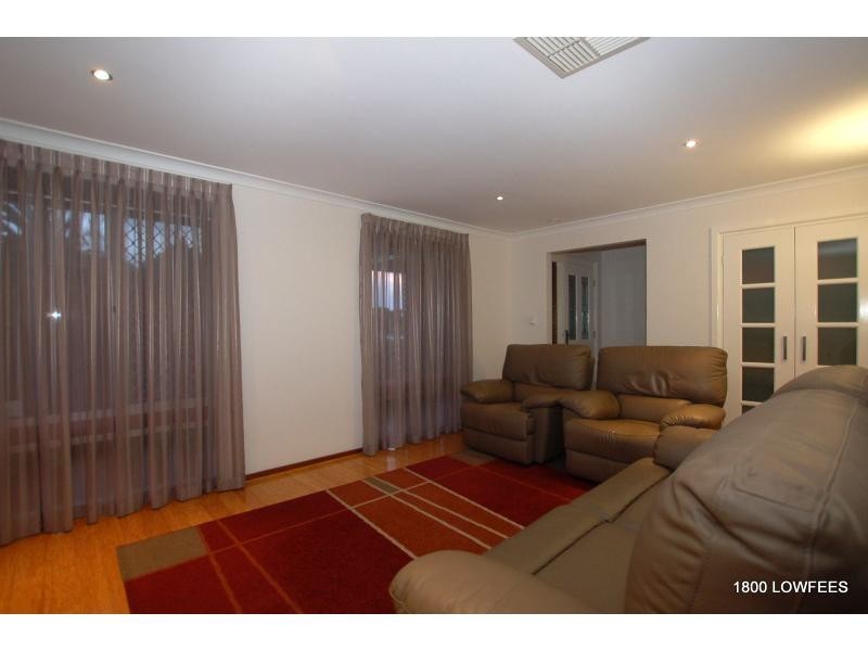 10 GENOA Court, Kingsley WA 6026