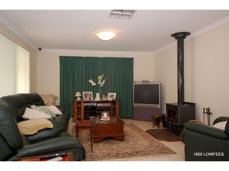 4 TARWHINE Turn, Yanchep WA 6035