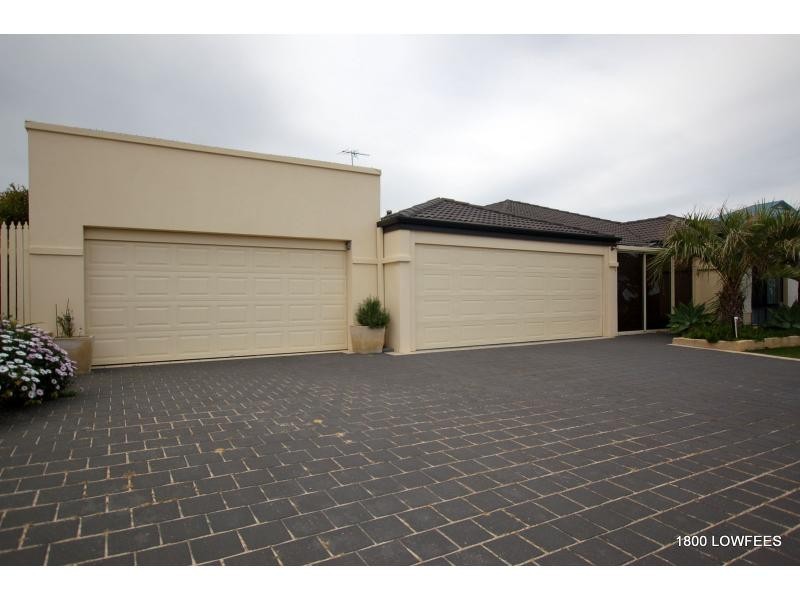 4 TARWHINE Turn, Yanchep WA 6035