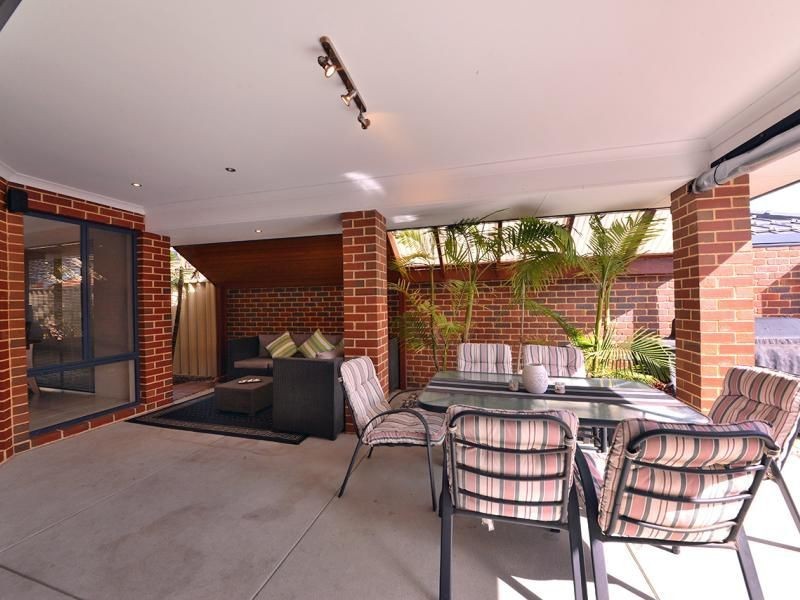 3 Provost Way, Tapping WA 6065