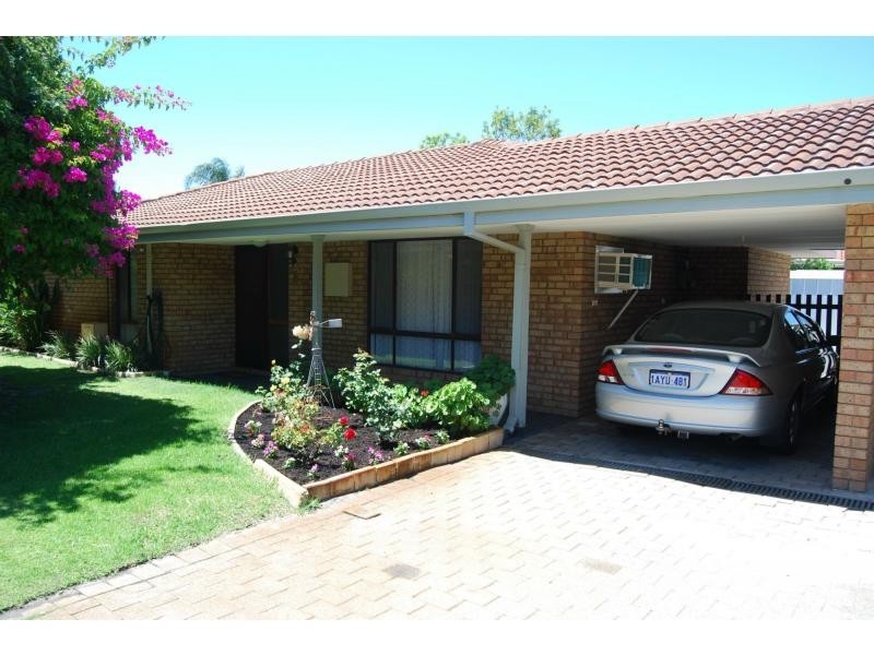 8 Warman Court, Leeming WA 6149