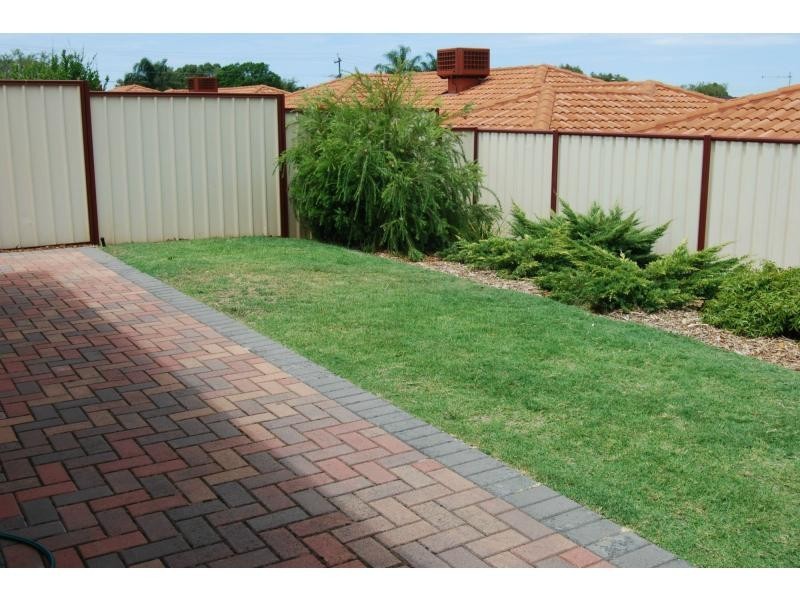 69 Cross Street, Queens Park WA 6107