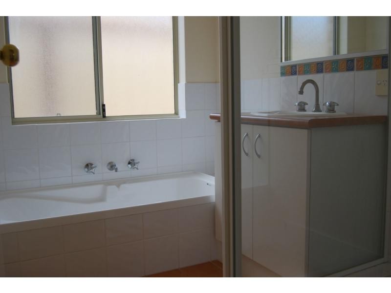 69 Cross Street, Queens Park WA 6107