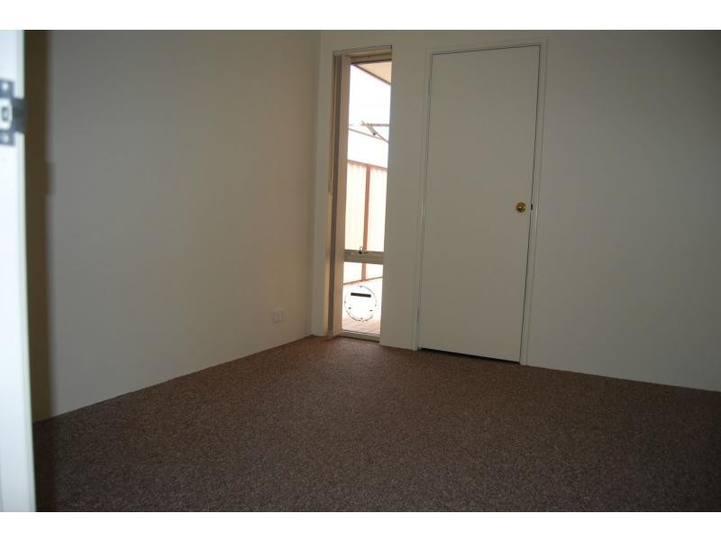 69 Cross Street, Queens Park WA 6107