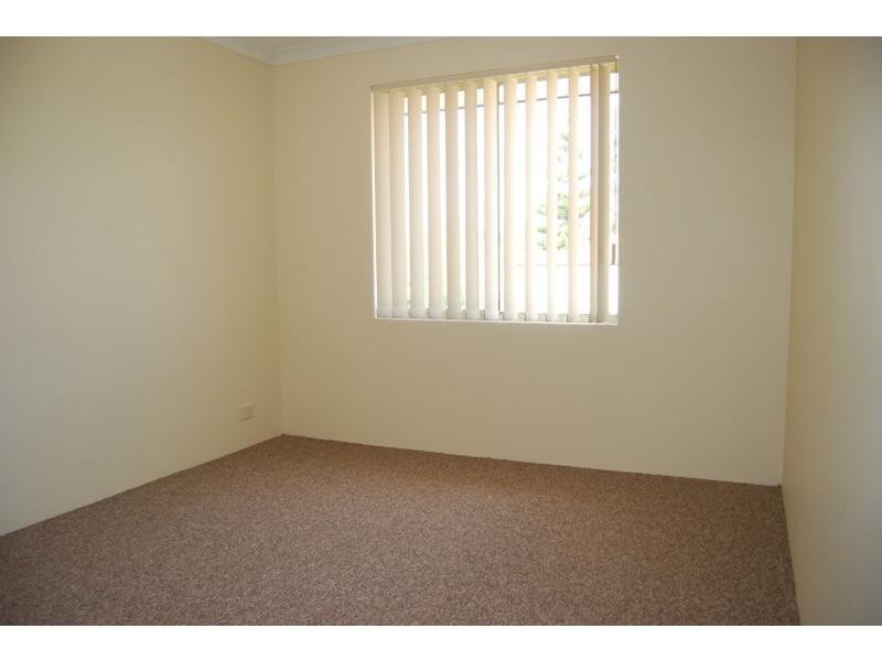 69 Cross Street, Queens Park WA 6107