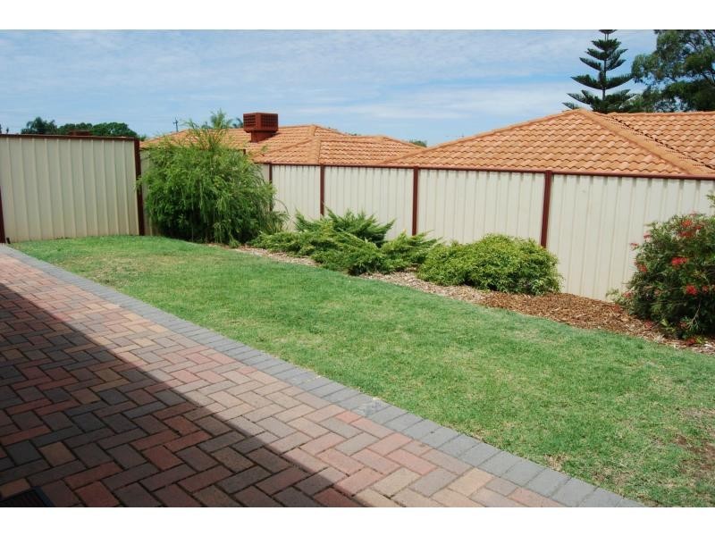 69 Cross Street, Queens Park WA 6107