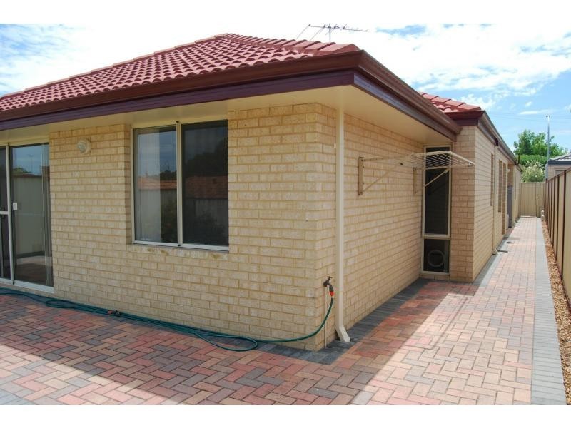 69 Cross Street, Queens Park WA 6107