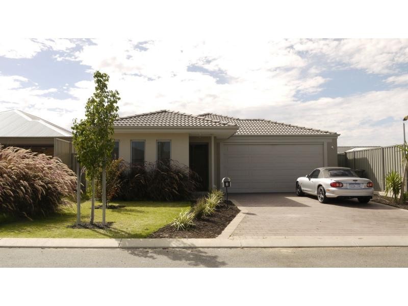 3 Balliol Court, Piara Waters WA 6112