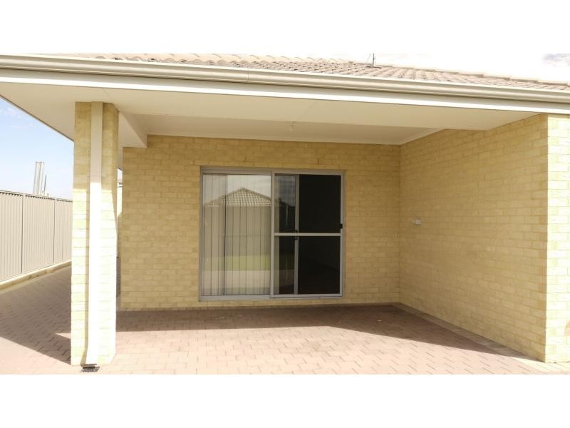 3 Balliol Court, Piara Waters WA 6112