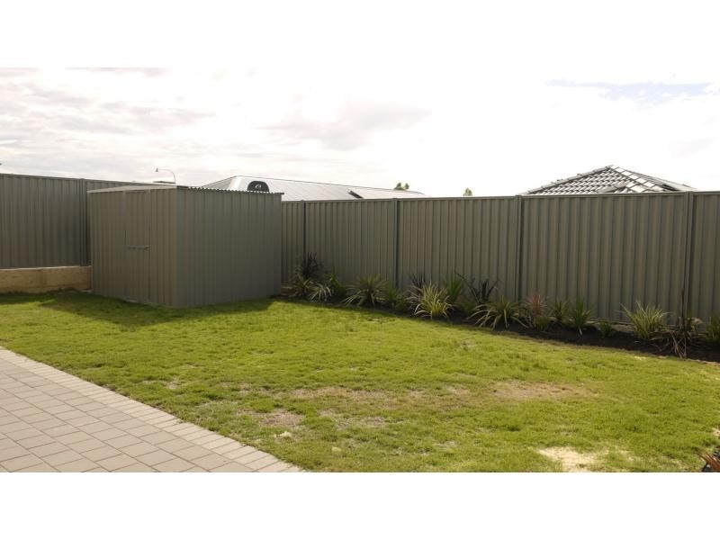 3 Balliol Court, Piara Waters WA 6112