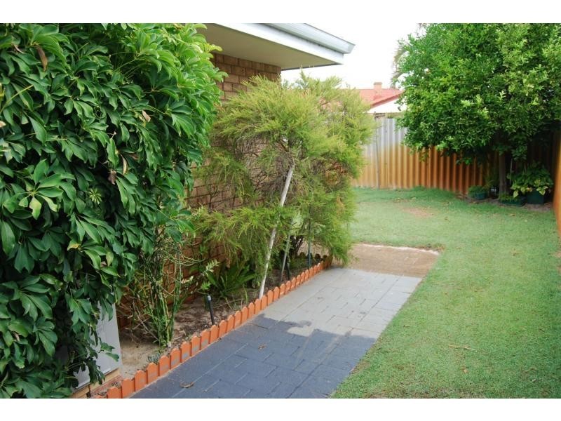 10 Warman Court, Leeming WA 6149