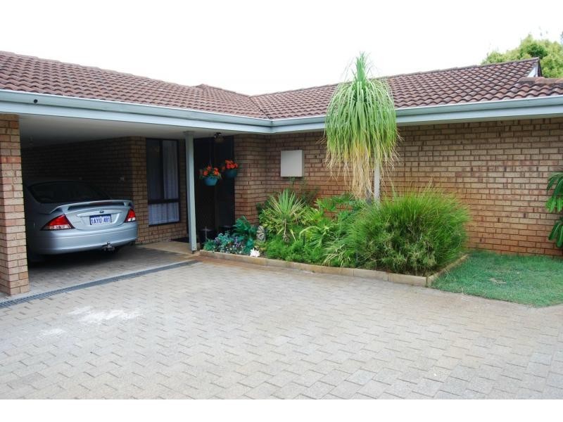 10 Warman Court, Leeming WA 6149