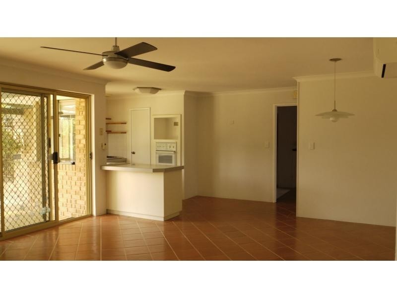 6 Arrowsmith Rise, Marangaroo WA 6064