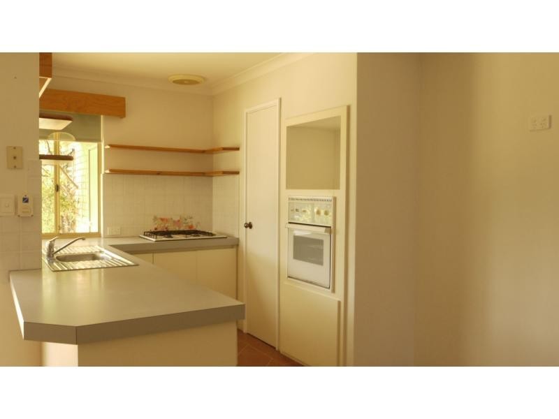 6 Arrowsmith Rise, Marangaroo WA 6064