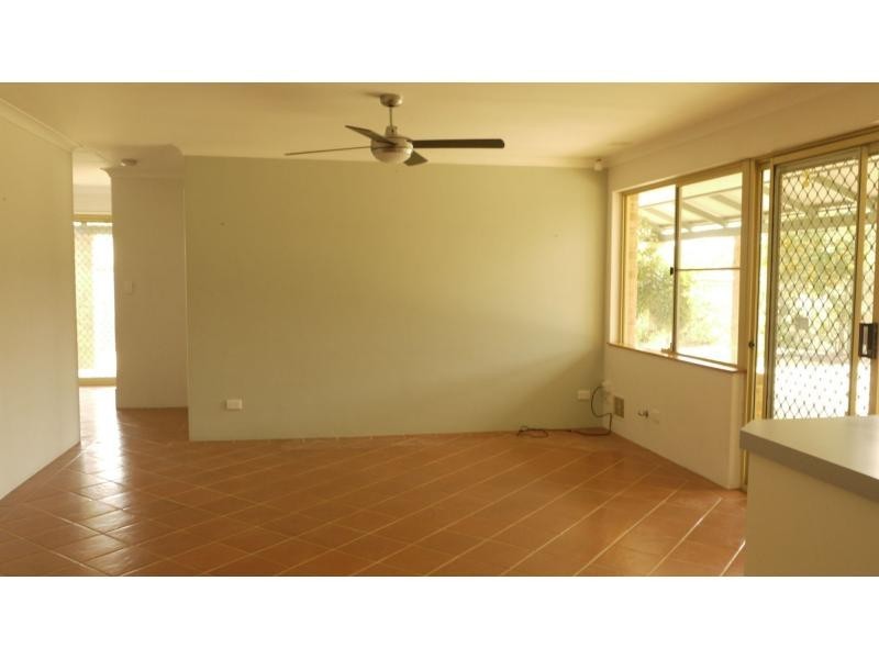 6 Arrowsmith Rise, Marangaroo WA 6064